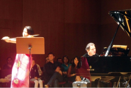 ファズル・サイ氏のピアノと川井郁子氏のヴァイオリン共演など音楽交流もさかん - Piyanist Fazlı Say ile kemancı Ikuko Kawai’nin ikili konseri gibi müzik alanında da ilişkileri yoğunlaşmaktadır.